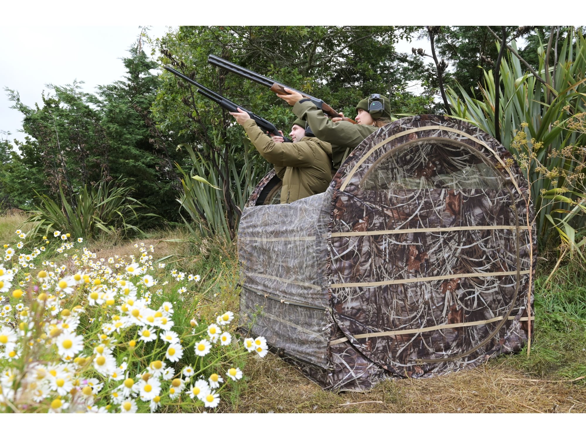A・B・フロスト、「DUCK SHOOTING FROM A BLIND」 Game On Haybale 3 Man Tree Fern Camo Blind NZ - Blinds / Mai Mais