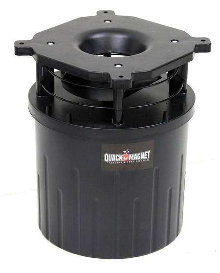 Auto duck feeder outlet